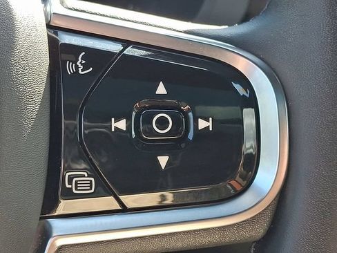 Certified 2023 Volvo XC60 B5 Plus w/ Climate Package AWD/4WD image 25