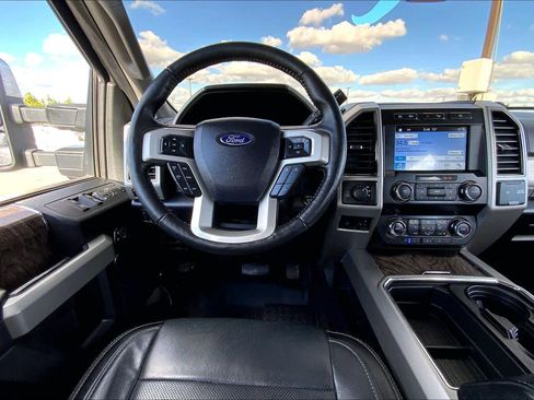 Used 2019 Ford F350 Lariat w/ Lariat Ultimate Package image 6