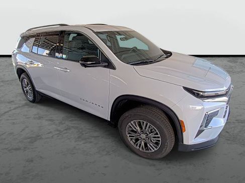 New 2027 Chevrolet Traverse LT w/ Driver Confidence Package FWD image 4