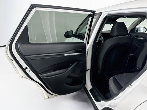 Used 2026 Kia Seltos LX FWD image 24