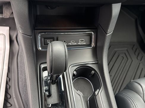 Used 2025 Subaru Ascent Bronze Edition image 14