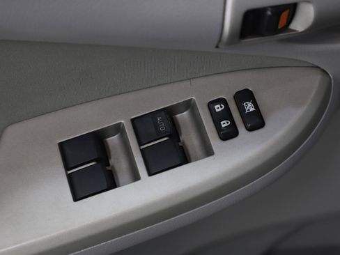 Used 2010 Toyota Corolla LE image 20