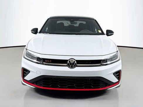 Used 2025 Volkswagen Jetta GLI Autobahn FWD image 2