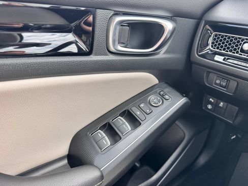 Used 2024 Honda Civic Touring image 14