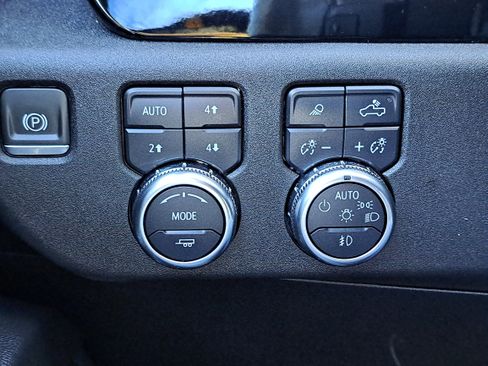 Used 2024 GMC Sierra 1500 SLT w/ SLT Premium Plus Package image 16