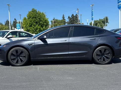 Used 2025 Tesla Model 3 Long Range RWD image 2