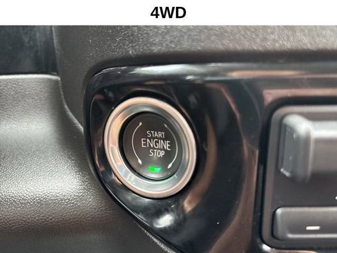 Used 2025 Chevrolet Silverado 2500 LT w/ Convenience Package image 10