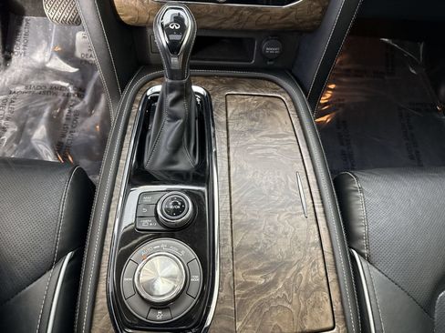 Used 2021 INFINITI QX80 Premium Select w/ All-Season Package AWD/4WD image 17