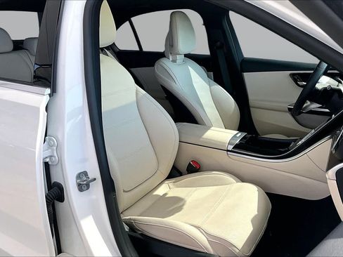 Used 2024 Mercedes-Benz C 300 Sedan image 9