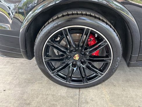 Used 2016 Porsche Cayenne GTS image 20