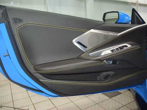 Used 2021 Chevrolet Corvette Stingray Premium Conv w/ 3LT RWD image 38