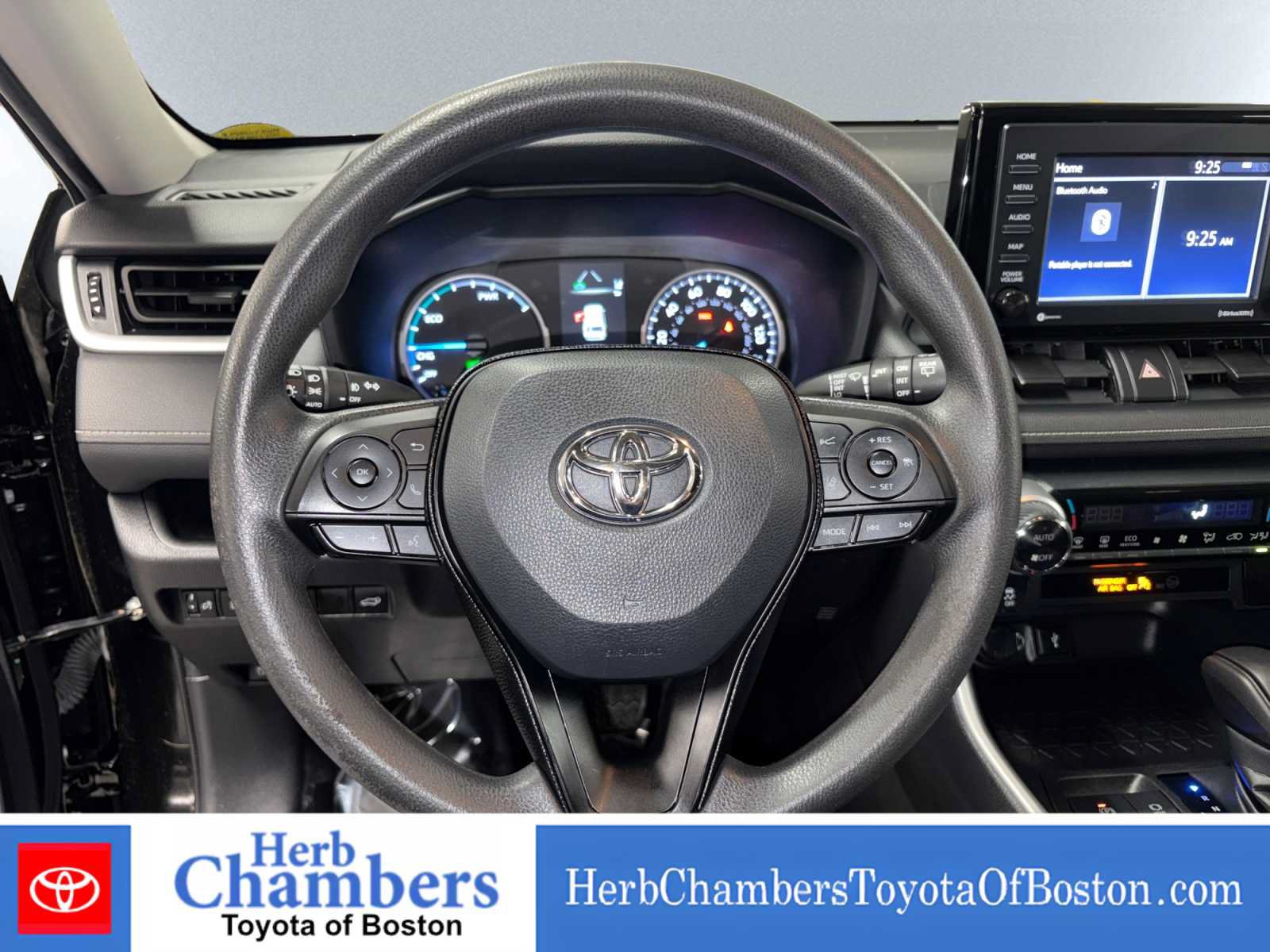Used 2021 Toyota RAV4 XLE w/ Convenience Package AWD/4WD image 17