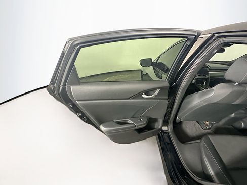 Used 2019 Honda Civic Sport image 30