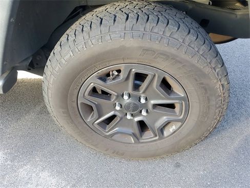 Used 2016 Jeep Wrangler Unlimited Willys image 7