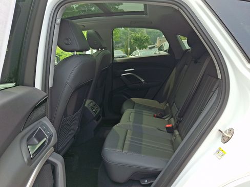 Certified 2025 Audi Q5 Premium w/ Convenience Package AWD/4WD image 10