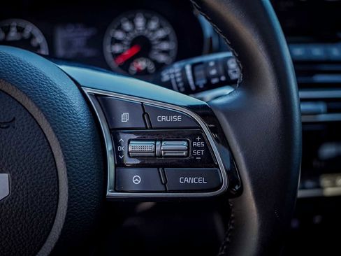 Certified 2022 Kia Seltos EX image 16