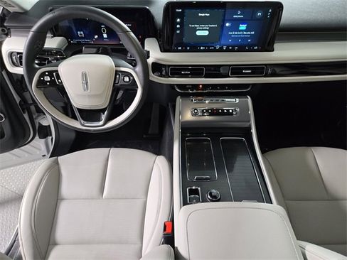New 2026 Lincoln Aviator 2WD image 15
