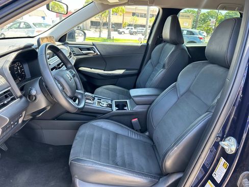 Used 2023 Mitsubishi Outlander SE image 17