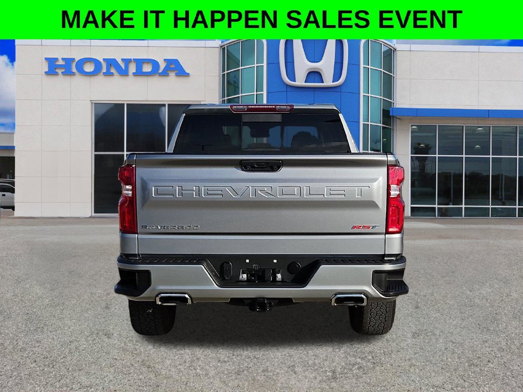 Used 2024 Chevrolet Silverado 1500 RST w/ Convenience Package II AWD/4WD image 4