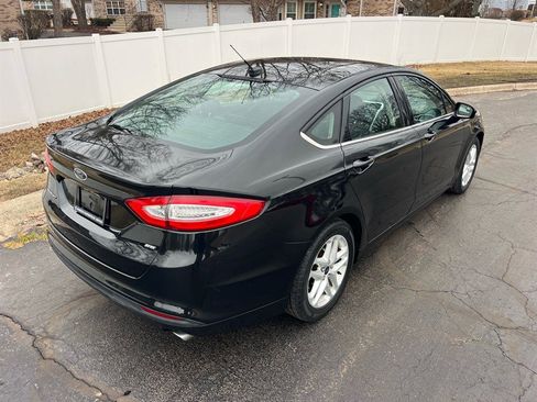 Used 2014 Ford Fusion SE image 4