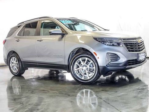 Used 2024 Chevrolet Equinox LT FWD image 2