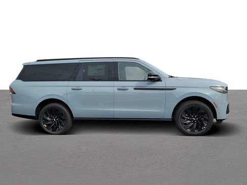 New 2025 Lincoln Navigator L Reserve w/ Jet Appearance Package image 3