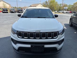 Used 2023 Jeep Compass Latitude video 2