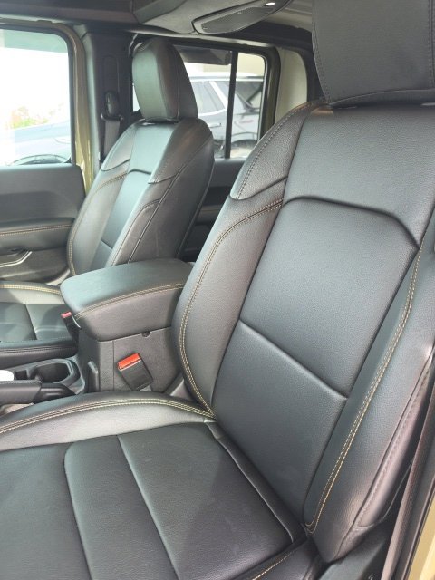 Used 2025 Jeep Gladiator Sport AWD/4WD image 17