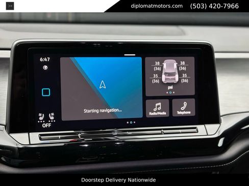 Used 2024 Volkswagen Atlas Cross Sport SE image 28