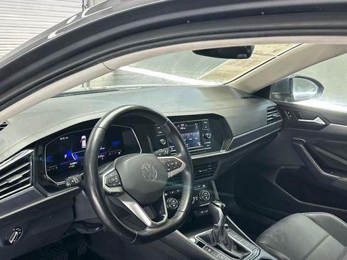 Used 2024 Volkswagen Jetta SE FWD image 19