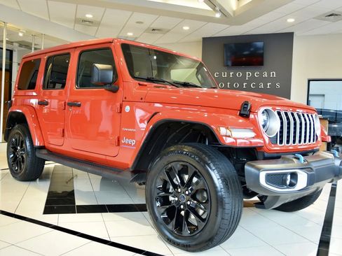 Used 2024 Jeep Wrangler Unlimited Sahara w/ Technology Group AWD/4WD image 1