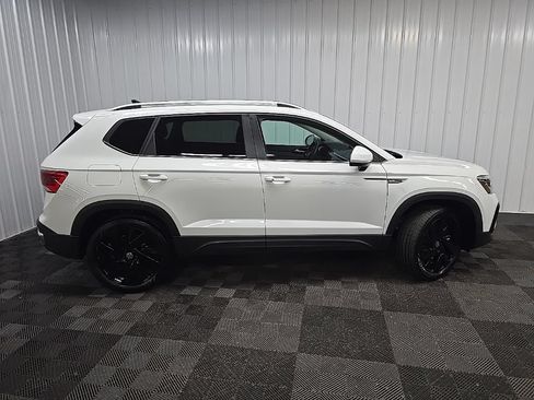 Used 2024 Volkswagen Taos SEL AWD/4WD image 2