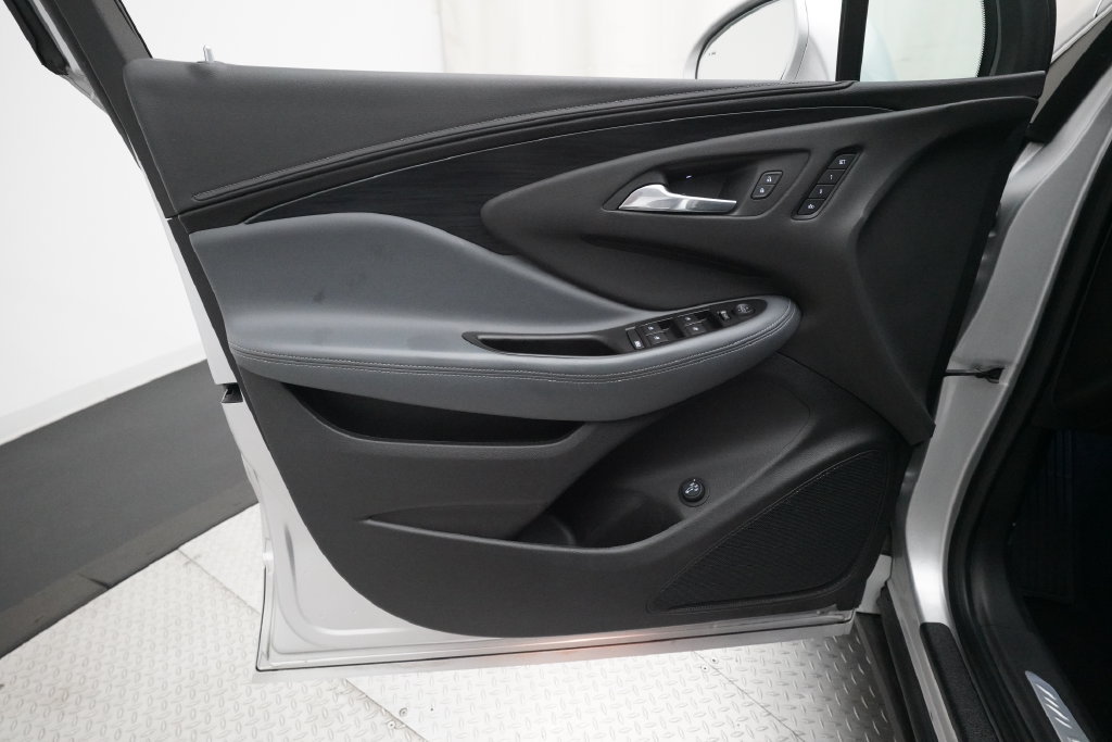 Used 2019 Buick Envision Essence FWD image 26