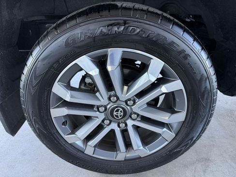 Used 2025 Toyota 4Runner Limited AWD/4WD image 58