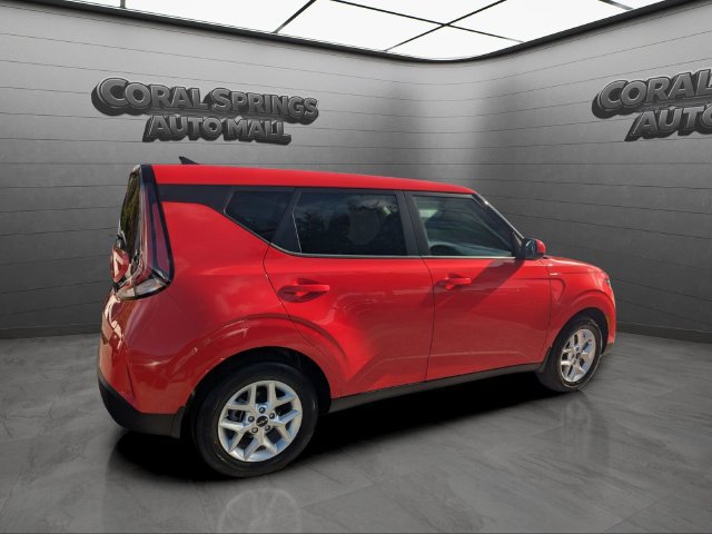 Used 2025 Kia Soul LX w/ LX Technology Package FWD image 7