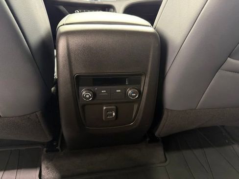 Used 2024 Buick Enclave Essence w/ Experience Buick Package AWD/4WD image 8
