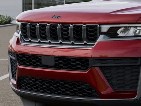 New 2026 Jeep Grand Cherokee Altitude AWD/4WD image 11