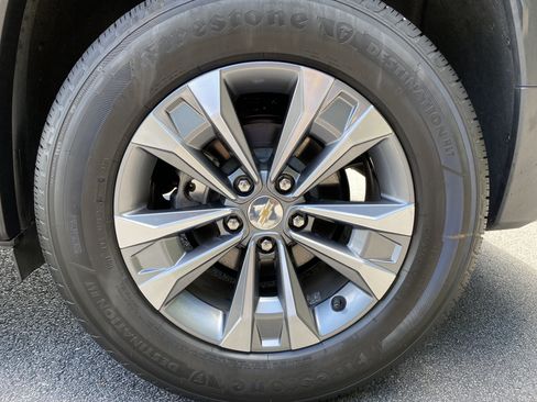 Used 2026 Chevrolet Equinox LT FWD image 41