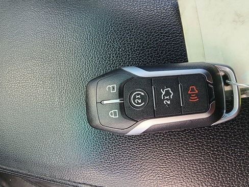 Used 2017 Ford Explorer XLT w/ Equipment Group 202A image 19