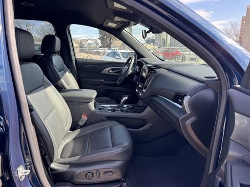 Used 2023 Chevrolet Traverse LT image 36