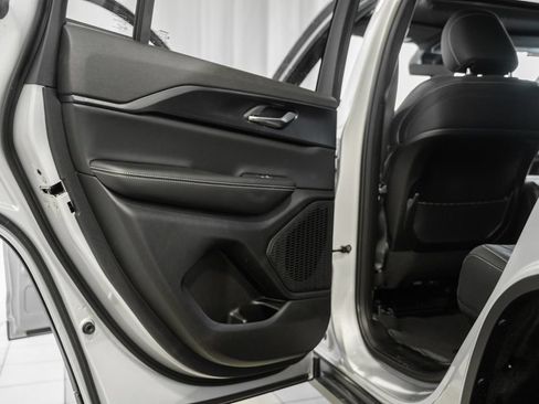 New 2026 Jeep Grand Cherokee Laredo X AWD/4WD image 38