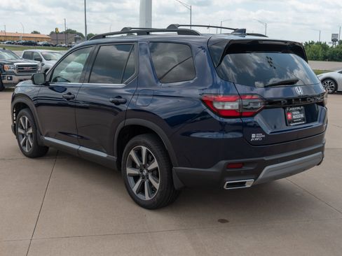 Used 2025 Honda Pilot Touring image 23