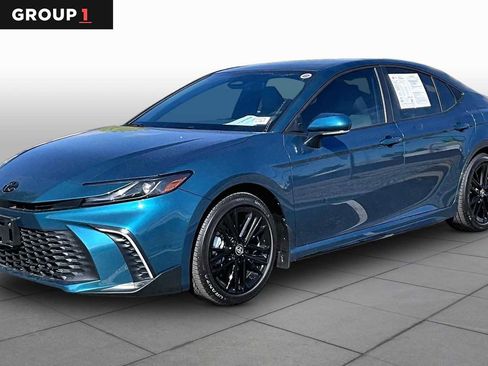 Used 2026 Toyota Camry SE w/ Convenience Package image 1