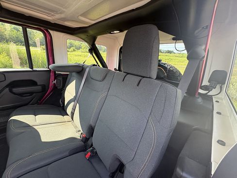 Used 2024 Jeep Wrangler Unlimited Sport AWD/4WD image 19