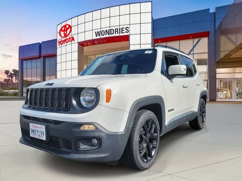 Used 2018 Jeep Renegade Altitude image 2