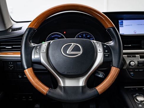 Used 2013 Lexus ES 300h image 39