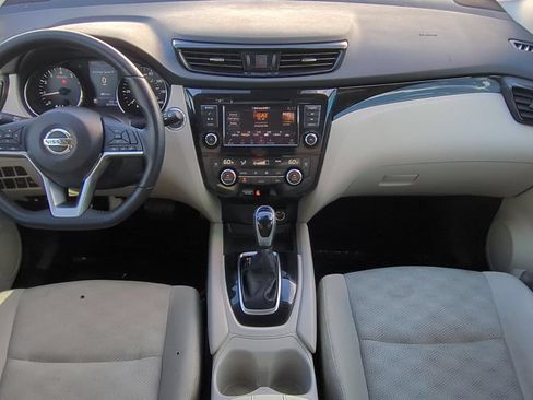Certified 2021 Nissan Rogue Sport SV FWD image 11