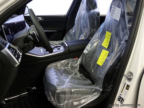 Used 2026 BMW X5 xDrive40i w/ Climate Comfort Package image 11