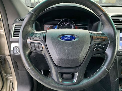 Used 2017 Ford Explorer XLT w/ Equipment Group 202A image 18