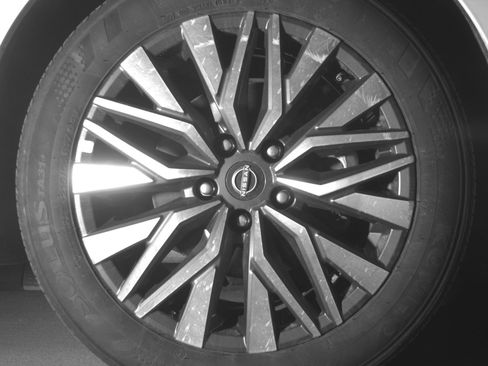 Used 2025 Nissan Altima 2.5 SV FWD image 13